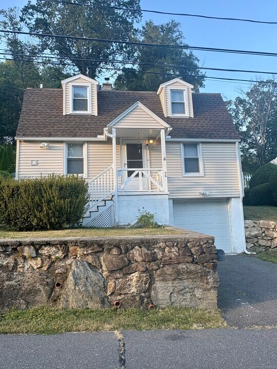 56 Warner Ave in Watertown, CT - Building Photo