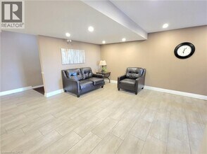 99 Donn Ave in Hamilton, ON - Building Photo - Building Photo