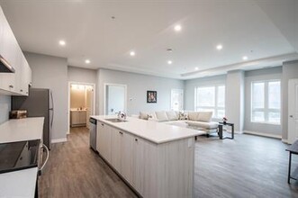 513 Dundas Street East in Whitby, ON - Building Photo - Interior Photo