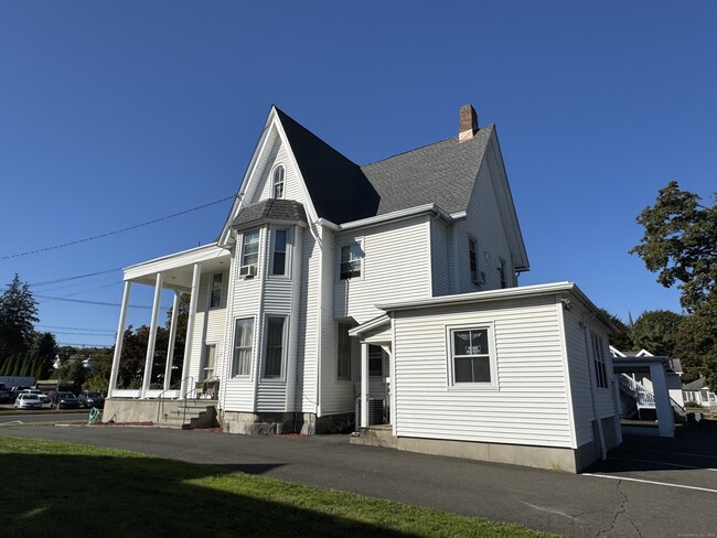 215 Greenwood Ave