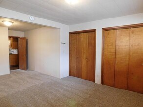 611 N 3rd St in Woodburn, OR - Building Photo - Building Photo