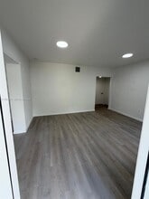 4000 SW 16th Terrace in Miami, FL - Building Photo - Building Photo