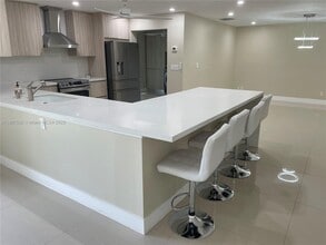5002 Sheridan St in Hollywood, FL - Building Photo - Building Photo