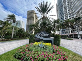 20191 E Country Club Dr in Aventura, FL - Building Photo