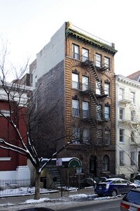 325-329 E 6th St in New York, NY - Foto de edificio - Building Photo