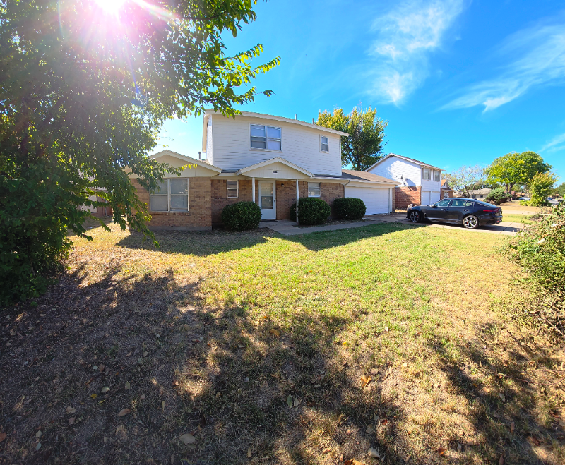 3304 Centennial Rd in Forest Hill, TX - Building Photo