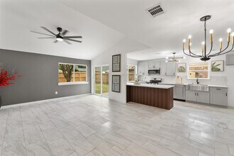 11819 Ryewater Dr in Houston, TX - Foto de edificio - Building Photo