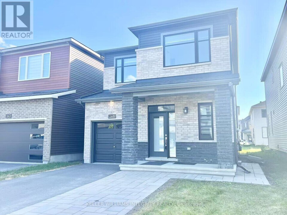 165 Gosling Cres in Ottawa, ON - Building Photo