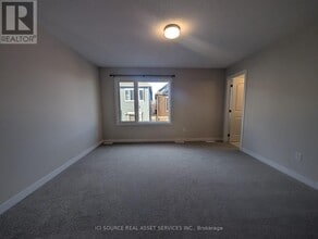 375 Les Emmerson Dr in Ottawa, ON - Building Photo - Building Photo