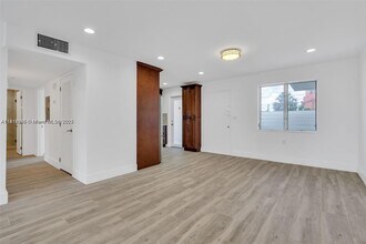 1631 NE 114th St in Miami, FL - Building Photo - Building Photo