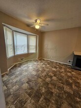 1406 SW Sunset St in Blue Springs, MO - Building Photo - Building Photo
