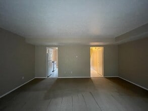 804 Lindenwood Dr S in South Bend, IN - Foto de edificio - Building Photo