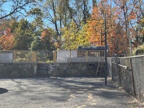 111 Parkview Ave in Bridgeport, CT - Building Photo - Building Photo