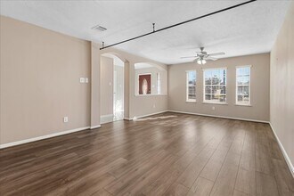 16218 Bunker Ridge Rd in Houston, TX - Building Photo - Building Photo