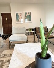 1522 S Centinela Ave, Unit Furnished Santa Monica1BR in Los Angeles, CA - Building Photo - Building Photo