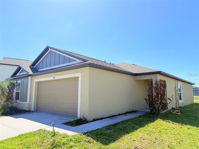 11244 Linden Depot Rd in San Antonio, FL - Foto de edificio - Building Photo