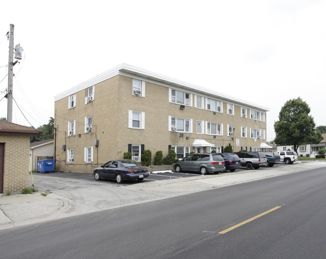 1910-1912 W Division St in Melrose Park, IL - Building Photo - Building Photo