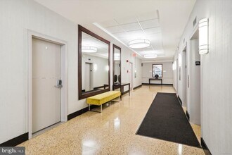 10500 ROCKVILLE PIK in Rockville, MD - Building Photo - Building Photo
