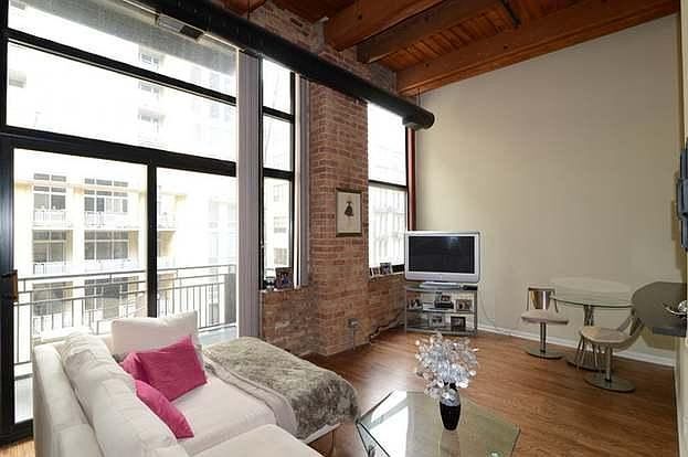 525 W Superior St in Chicago, IL - Building Photo - Building Photo