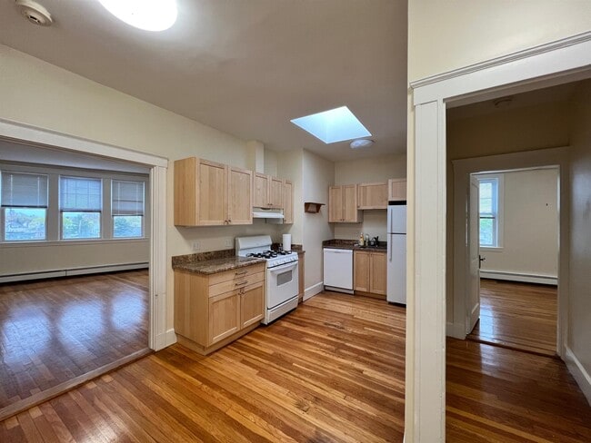 206 Massachusetts Ave, Unit 8