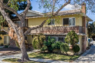10243 San Antonio Ave. in South Gate, CA - Building Photo