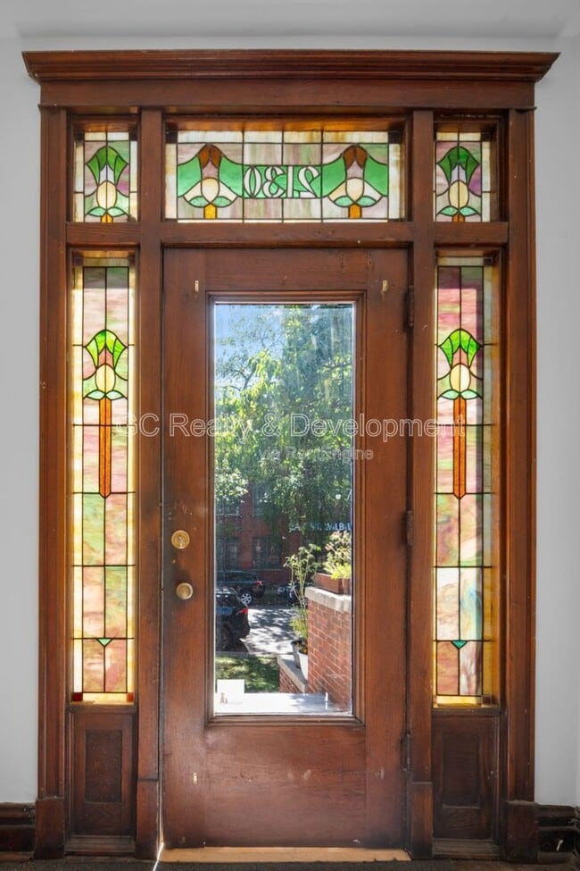 2130 W Iowa St in Chicago, IL - Building Photo - Building Photo