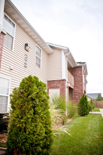 Cedar Place Apartments in Republic, MO - Building Photo - Building Photo