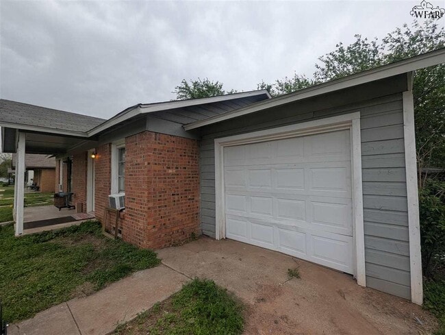 property at 3305 Garfield St