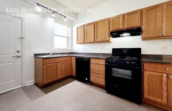 property at 3254 W Leland Ave