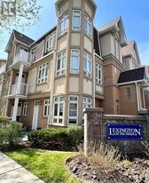 1947 Lawrence Ave W in Toronto, ON - Building Photo