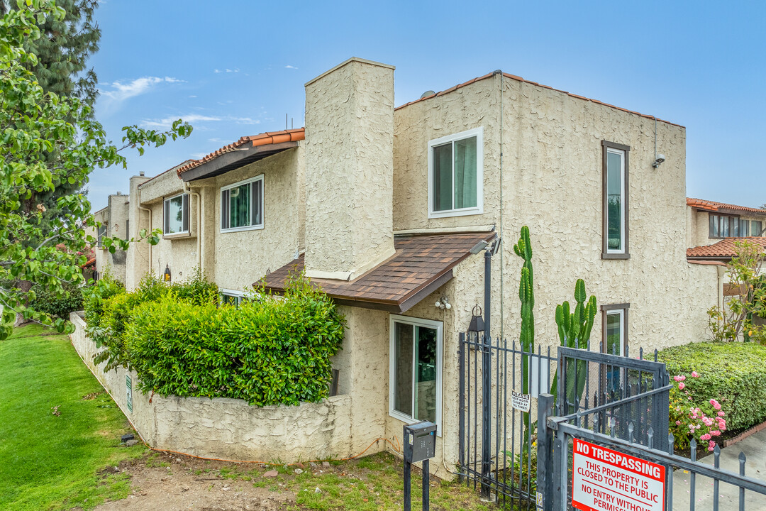 9025 Willis Ave in Panorama City, CA - Building Photo