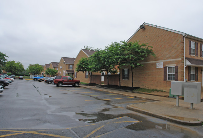 Compton Townhouse Apartments in Wilmington, DE - Foto de edificio - Building Photo