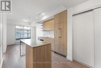 1161 Kingston Rd in Toronto, ON - Building Photo - Building Photo