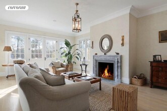 1144 Noyac Path in Water Mill, NY - Building Photo - Building Photo