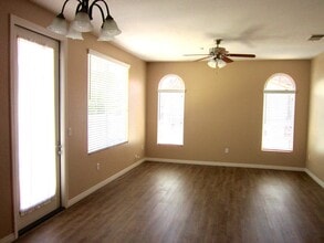 285 Reef Point Way, Unit Unit 6 /Pelican Cove in Oceanside, CA - Building Photo - Building Photo