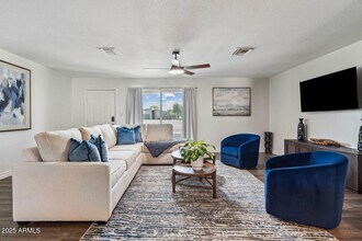 2911 N Granite Reef Rd in Scottsdale, AZ - Building Photo - Building Photo