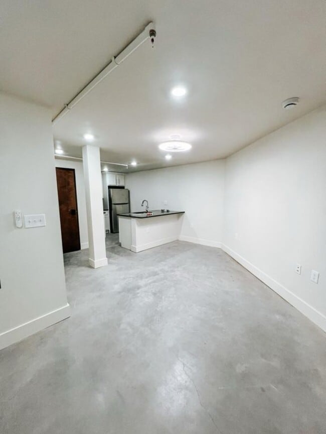 property at 1201 N Central St