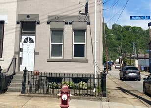 4937 Hatfield St, Unit Floor 1 in Pittsburgh, PA - Building Photo - Building Photo