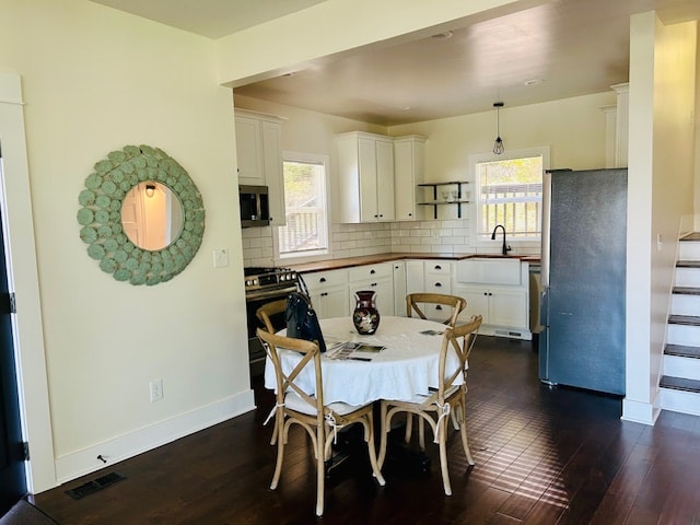 property at 9750 NW Rosaria Ave
