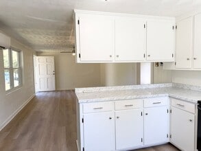 2966 Old Shelby Rd in Hickory, NC - Building Photo - Building Photo