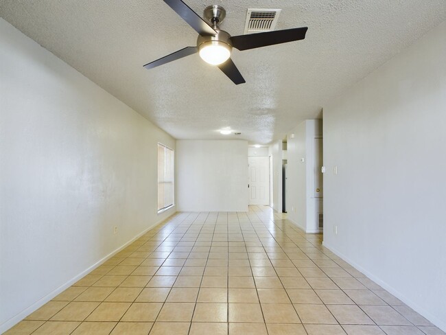 901 Mayfield Dr in Marble Falls, TX - Building Photo - Building Photo