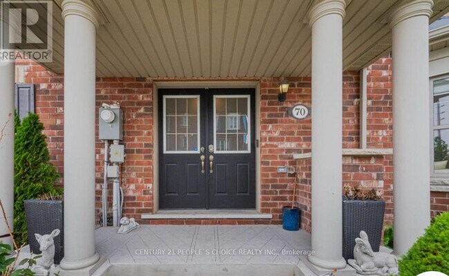 70 Hogan Manor Dr in Brampton, ON - Building Photo - Building Photo