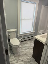 168 Elm St in Pittsfield, ME - Foto de edificio - Building Photo