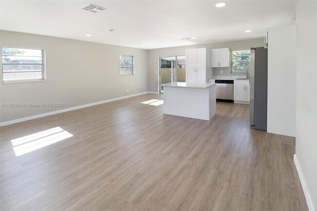 5654 Papaya Rd in West Palm Beach, FL - Building Photo - Building Photo