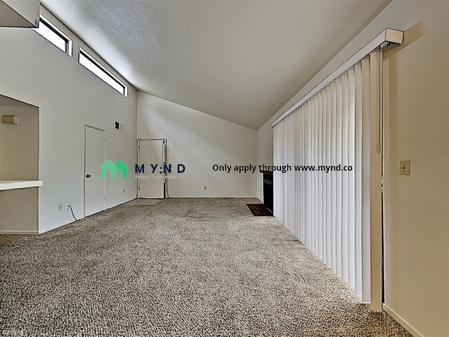 2624 Sunny Slope Dr-Unit -Apt 7 in Sparks, NV - Building Photo - Building Photo