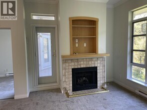3629 Deercrest Dr in North Vancouver, BC - Building Photo - Building Photo