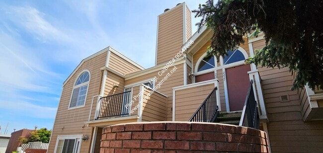 property at 2453 Country Ln