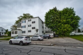 137 Cohasset St, Unit 2 in Worcester, MA - Foto de edificio - Building Photo