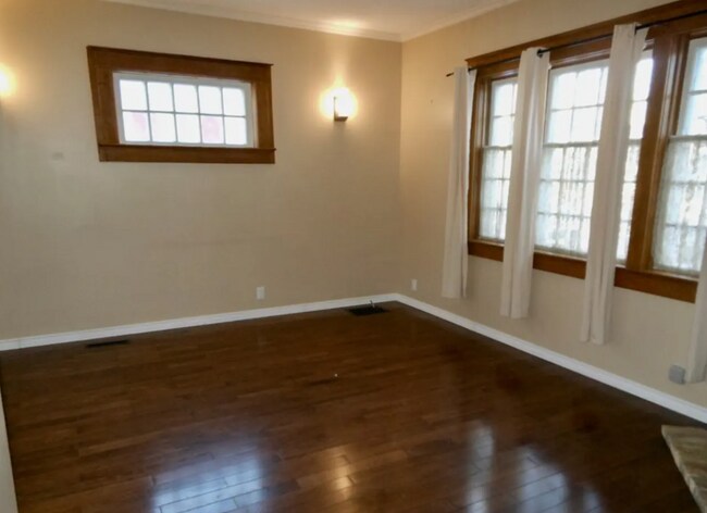 2264 Elphinstone St in Regina, SK - Building Photo - Building Photo