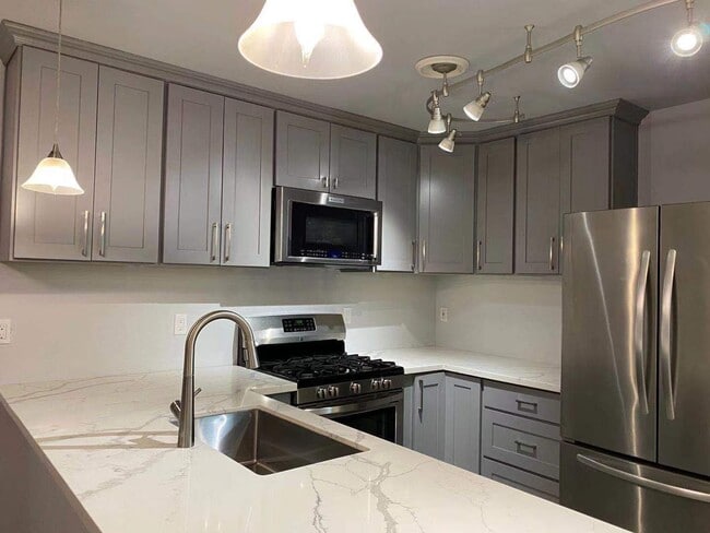 property at 5622 137th Pl SE